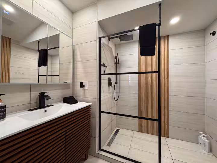Modern bathroom